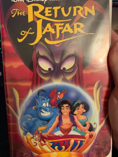 Relive the magic with this Walt Disney's The Return of Jafar VHS tape, a nostalgic addition to any D...