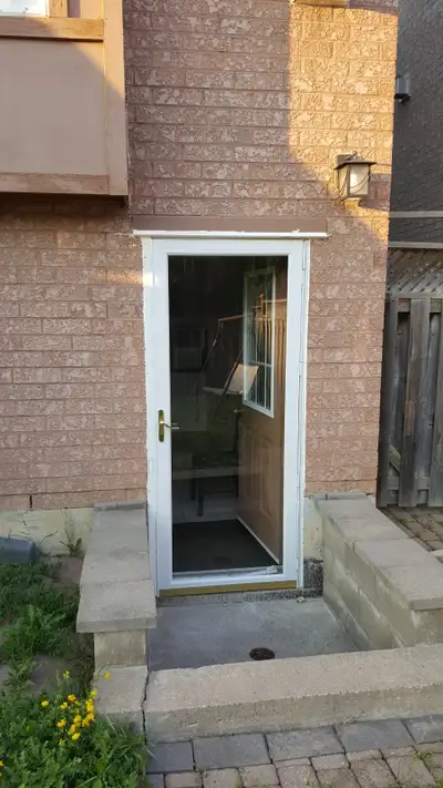 Mississauga East Credit Center area, 2 bedrooms walkout basement apartment ground level, near Bristo...