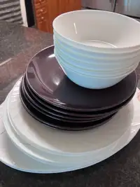 Mixed kitchen dinnerware