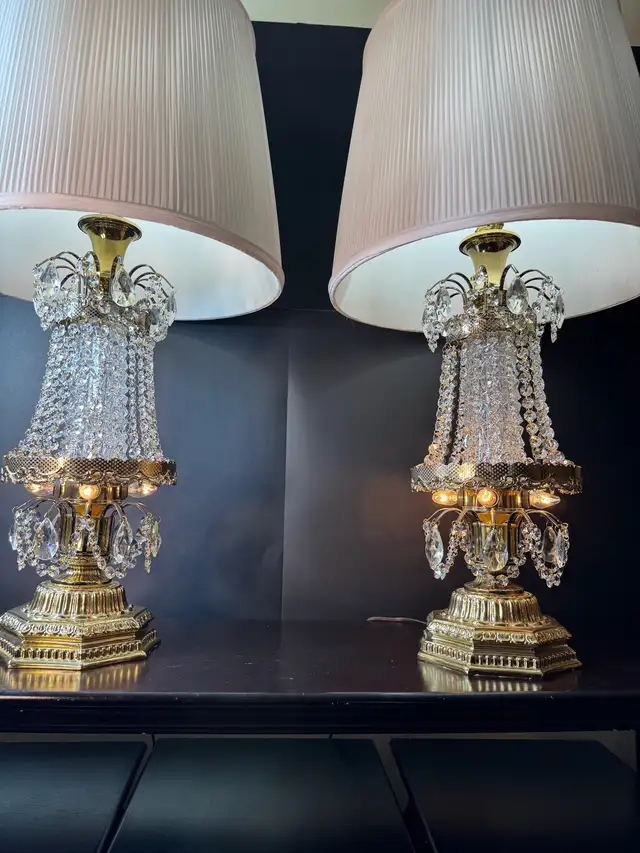 Antique Crystal Table Lamps in Indoor Lighting & Fans in City of Toronto - Image 2
