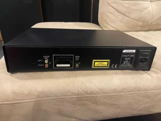 Micromega Stage 4 cd player Made in France  in Stereo Systems & Home Theatre in Kingston - Image 4