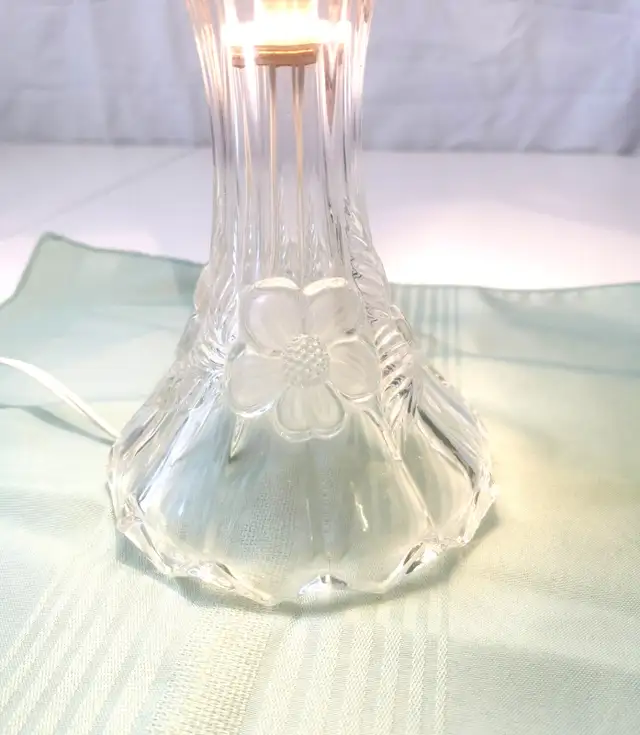 Table Lamp Glass Shade, Crystal Base Botanical Scalloped Frosted in Indoor Lighting & Fans in Markham / York Region - Image 4