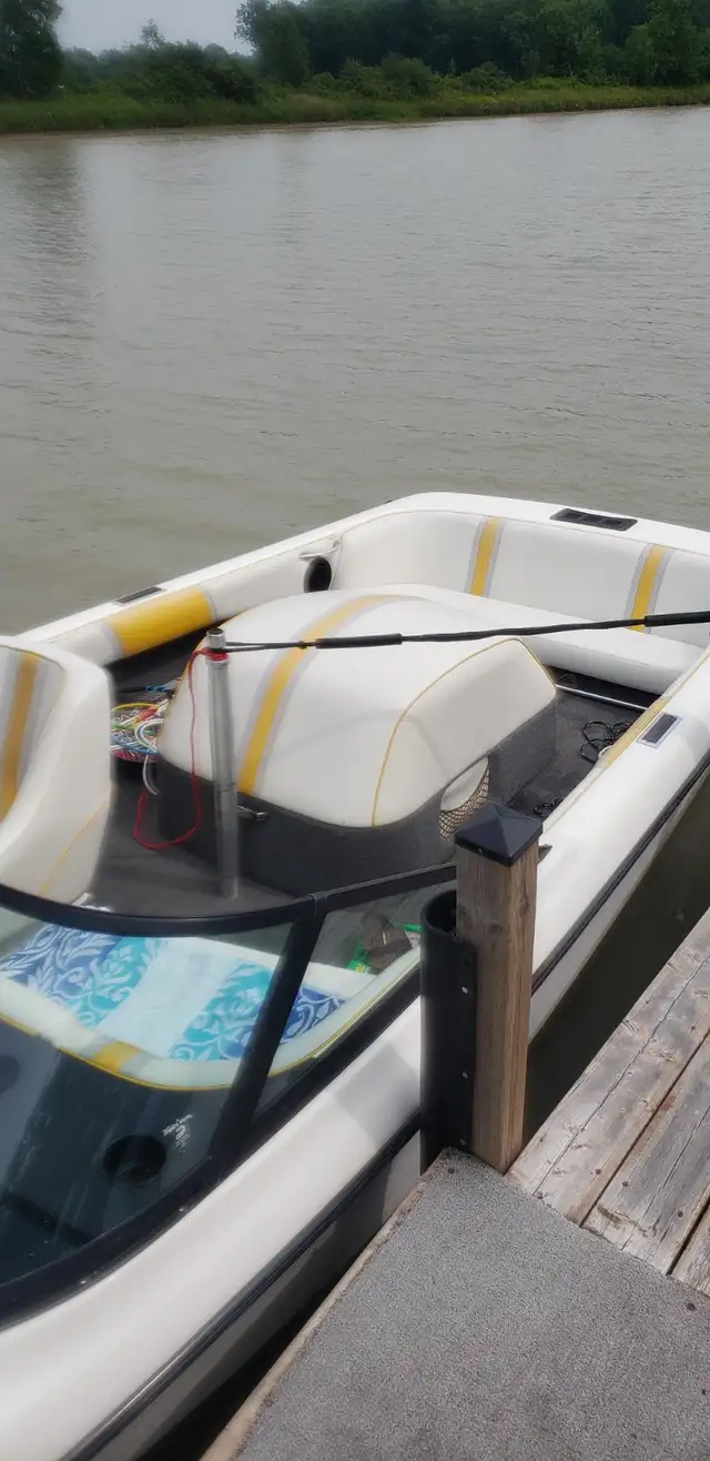 2001 Malibu Sportster LX Water Ski Boat in Powerboats & Motorboats in St. Catharines - Image 4