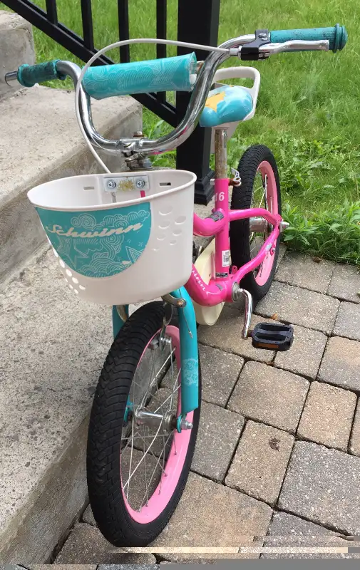 Schwinn Elm Kids Bike G16 for 5-7 year olds in Kids in City of Toronto - Image 3