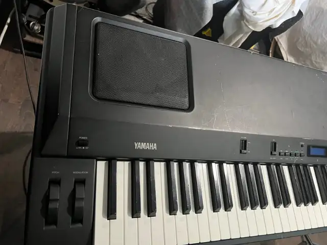 Keyboard Yamaha full lenght with stand etcc in Pianos & Keyboards in Longueuil / South Shore - Image 10