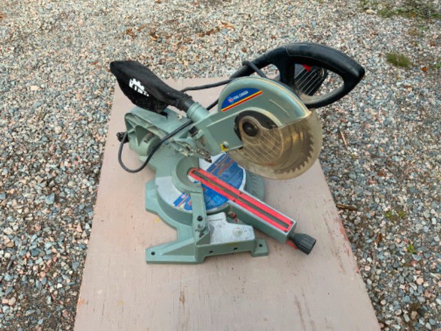 Miter Saw kin 10 inch in Power Tools in Gander