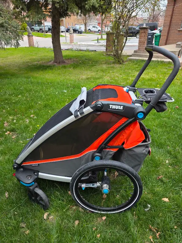 Thule Chariot Cross with all the Accessories. in Strollers, Carriers & Car Seats in Oakville / Halton Region - Image 5
