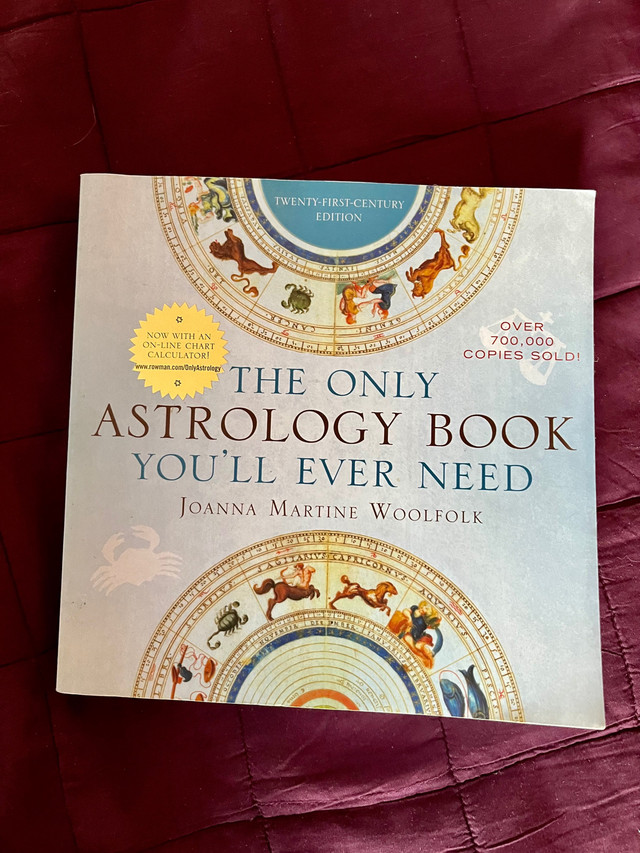 Astrology book dans Essais et biographies  à Ville d’Edmonton