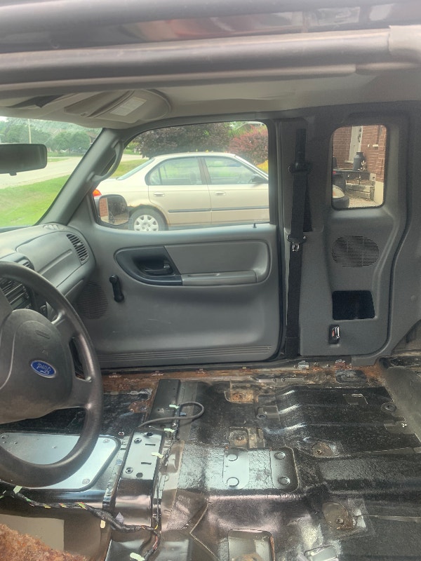 2004 Ford Ranger Edge 2WD Lg hole in cab floor driver’s side Auto