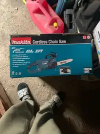 Makita chainsaw new in box ! Negotiable great deal !