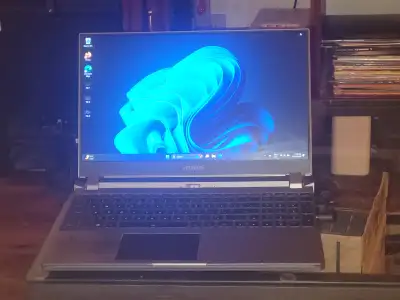 $900 - Gigabyte Aorus 15P - i7/16GB/RTX 2070 Max-Q/1080p 144hz, View more