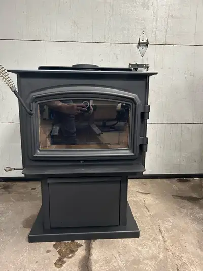 Wood stove Regency F2400, View more
