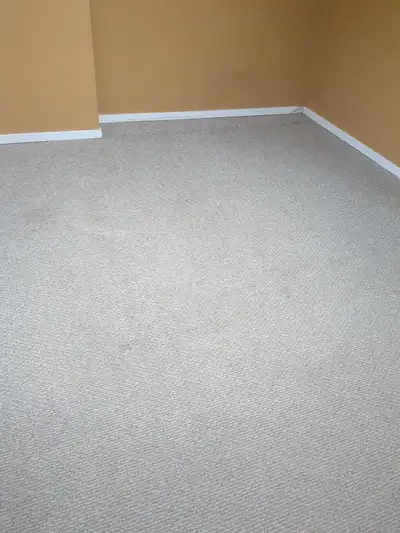 Am renting 1 bed rooms basement has side entrances separate door has his own kitchen and loundry