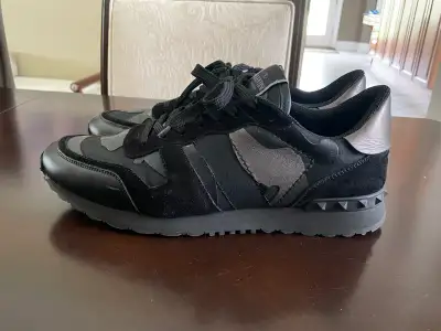 Valentino Rock Runner size 44/11us, View more