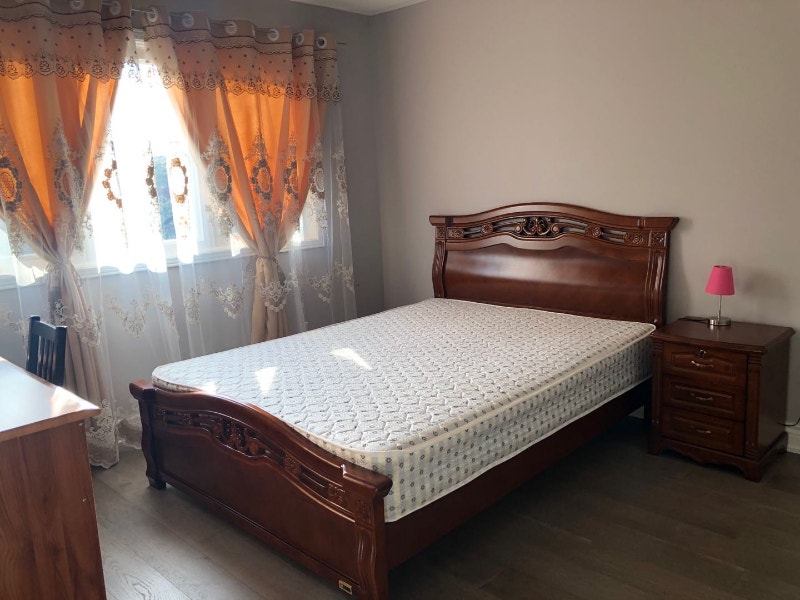 Bedroom with Private Bathroom near Midland & Steeles for Sep 1 Room