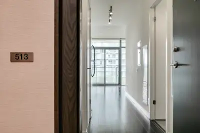 105 Queensway - 1 Bed for Rent.  Aug 1st.  $2000/mth
