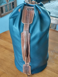 Sac de sport en cuir de style /Leather military style duffle bag