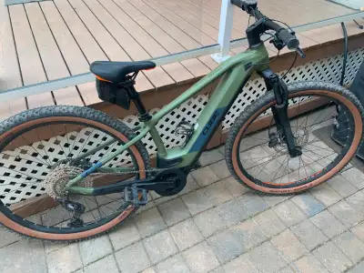 2021 Cube Reaction Race 625 hard tail e-bike. Shimano XT, Bosch CX Gen 4 Drive train (85nm). Rock Sh...
