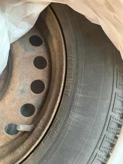 4 winter tires 195/65 R 15 91T.