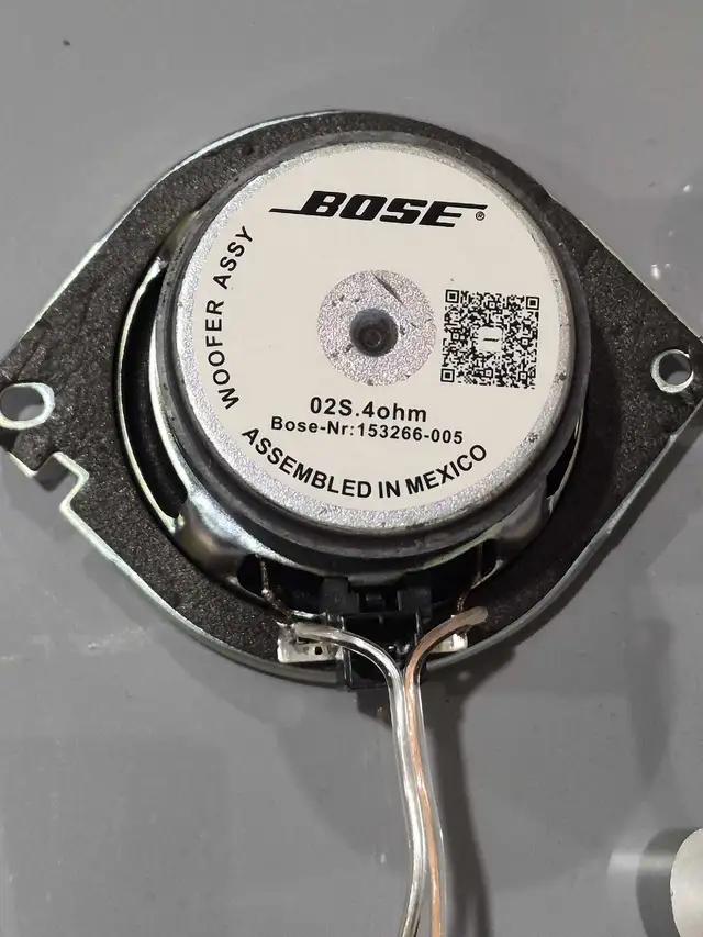 Bose 4"speaker in Speakers in Markham / York Region - Image 3
