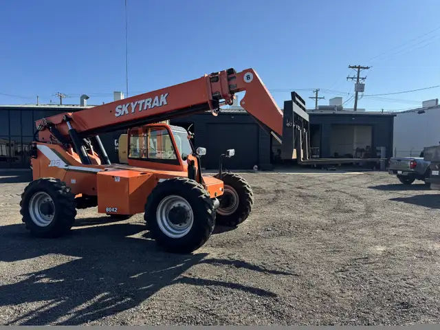 2006 JLG Skytrack 8042 in Heavy Equipment in Saskatoon - Image 6