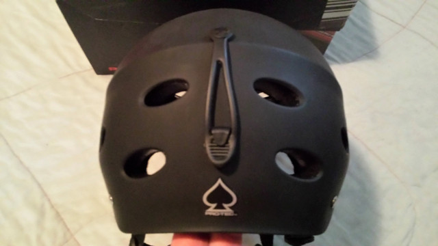 Men's Bike Helmet (L/XL) in Clothing, Shoes & Accessories in Calgary - Image 3