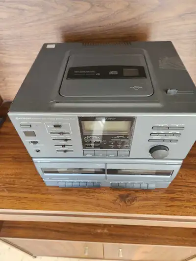 Hitachi Compact Disc Stereo System FX-8, View more