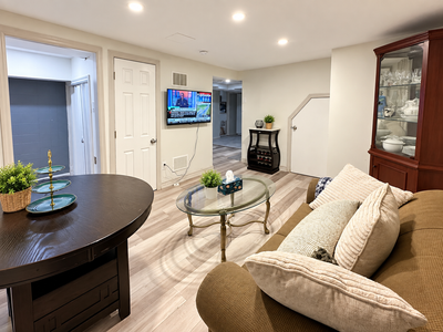 AVAILABLE IMMEDIATELY! Looking for more than just an empty room? These fully furnished, ALL-INCLUSIV...