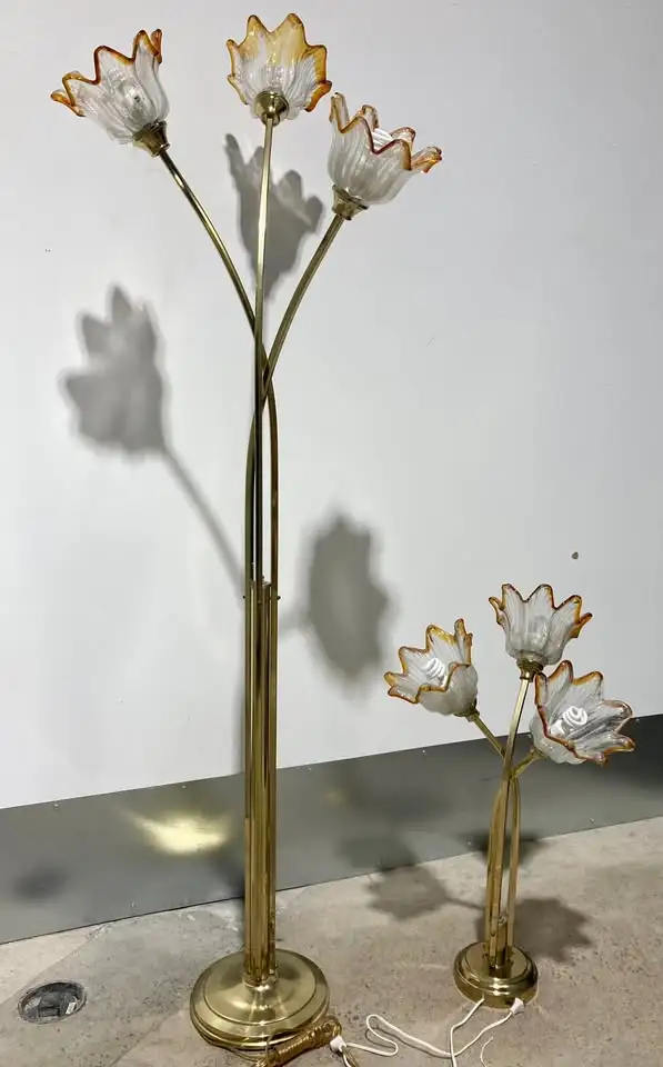 A set of Mid Century Lamps With Thick Murano Scallop Tulip Glass in Indoor Lighting & Fans in City of Montréal - Image 4