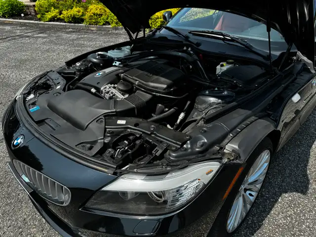 2011 BMW Z4 convertible in Cars & Trucks in Barrie - Image 7