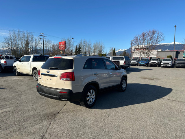 2011 Kia Sorento LX in Cars & Trucks in Terrace - Image 3