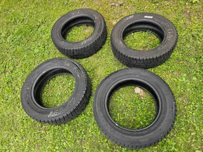 Dimension : 235/65R18 Modèle : iceGUARD IG51V Indice : 106T Semelle restante : 8/32 Usure uniforme M...