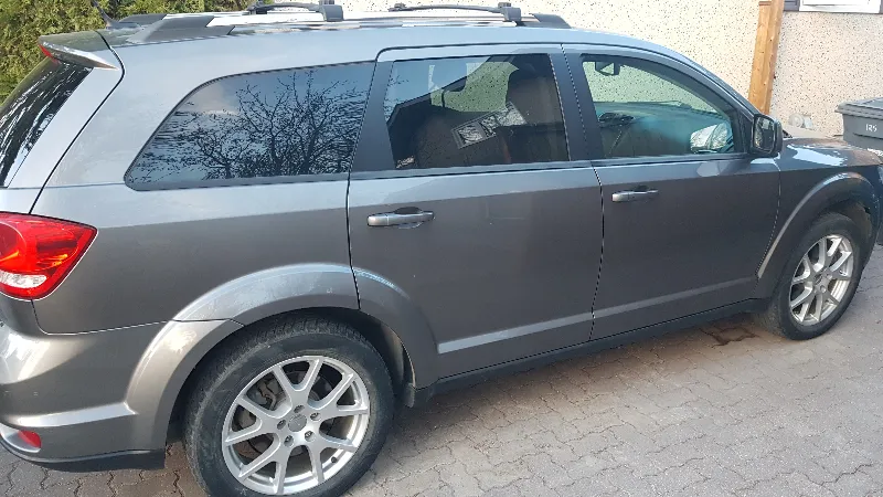 2013 Dodge Journey - 118,000 km and good condition