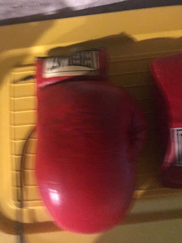 Boxing gloves in Health & Special Needs in Peterborough - Image 2