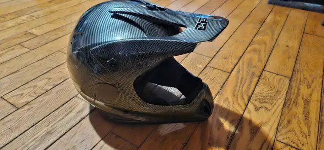 FULMER kids safety helmet in Other in Gatineau - Image 7