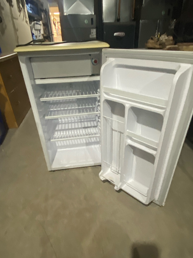 Danby Mini Fridge in Refrigerators in City of Halifax - Image 2
