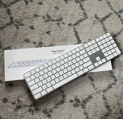 Apple Magic Keyboard w/ Touch ID - Silver / White A2520, View more