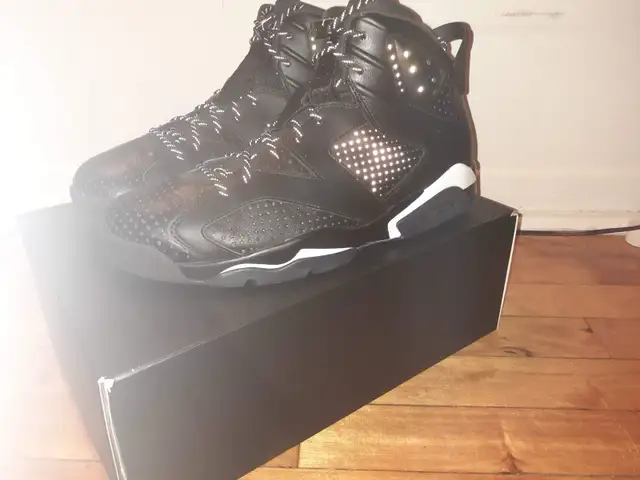 Jordan 6 Black Cat Size 13 in Men's Shoes in City of Montréal - Image 3