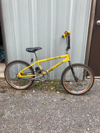 BMX from 1986?  Eaton’s Breakaway Pro