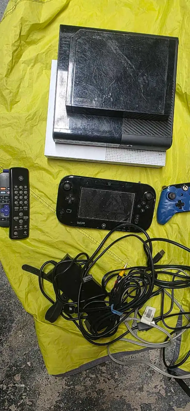 Lot de Consoles de Jeux / Video Game Console Lot (Xbox, Wii) in XBOX One in Laval / North Shore - Image 10