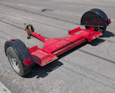 Dolley artisanale pour transport de véhicule Vend seulement 300$ non négociable a ce prix Je peux vo...