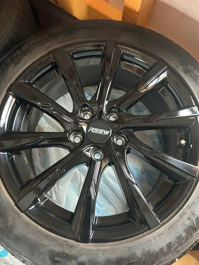 Mag 17 pouces et pneu 235/45R17 in Tires & Rims in Trois-Rivières - Image 5