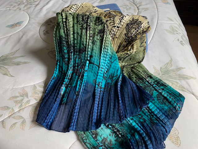 Stunning Multicolored Scarf in Women's - Dresses & Skirts in Kawartha Lakes
