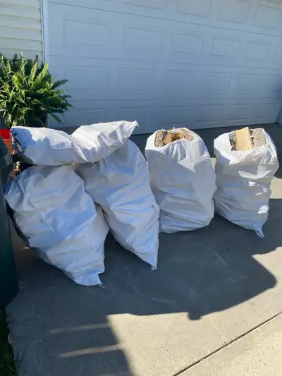 Huge bags XXL Poplar $25 Spruce $30 Maple $35 Tamerack $35 Apple $35 Birch $40 Txt 780- 909-nine fiv...