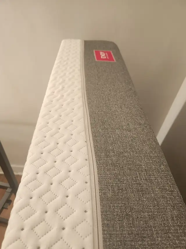 Endy Full Mattress – Excellent Foam, Slight Cover Wear, 74×53" in Free Stuff in Hamilton - Image 3