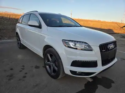 Hi Selling our 2014 Audi Q7 TDI diesel. This is a fully loaded S-Line, I dont think there is a featu...