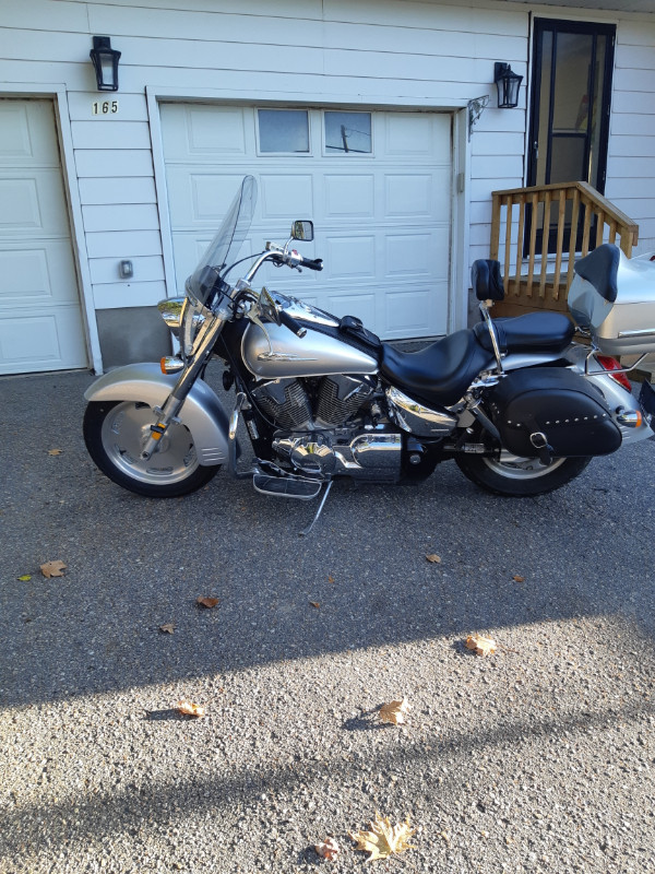 2006 Honda VTX 1300T motorcycle in Street, Cruisers & Choppers in Barrie - Image 2