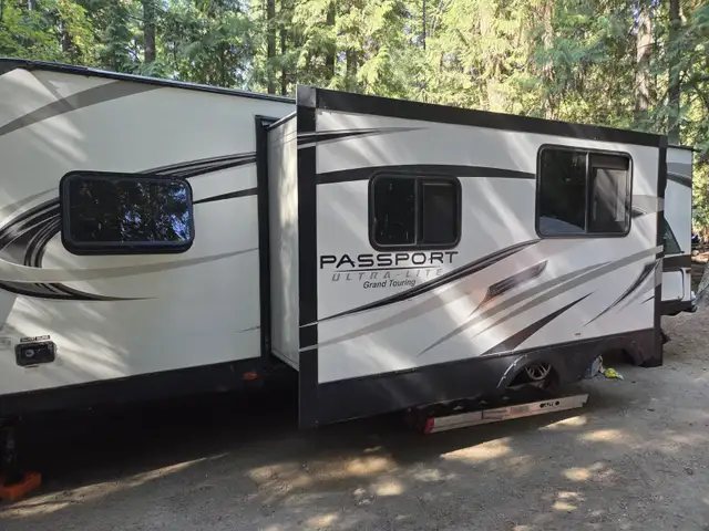 2017 Keystone Passport 2810BH Ultra Lite Bunkhouse – Sleeps 10 in Travel Trailers & Campers in Penticton - Image 3