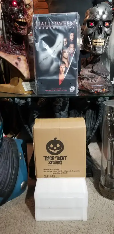 Trick Or Treat Studios Halloween Resurrection Horror Figure, View more