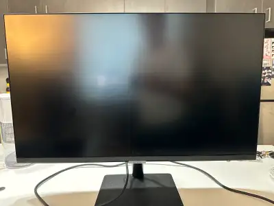 Selling my Samsung 27” Smart Monitor, model S27BM500EN, in good condition. This monitor offers a cri...